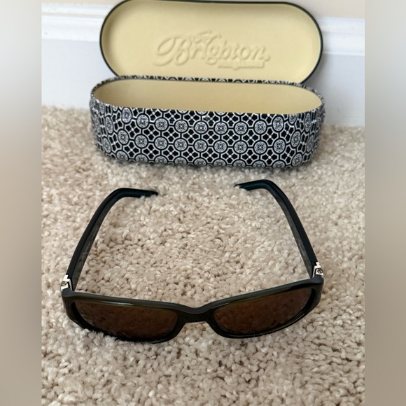 Vintage Brighton Sunglasses with Case - Picture 3 of 10